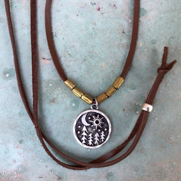 New Sundance charm necklace leather cord - Picture 10 of 12